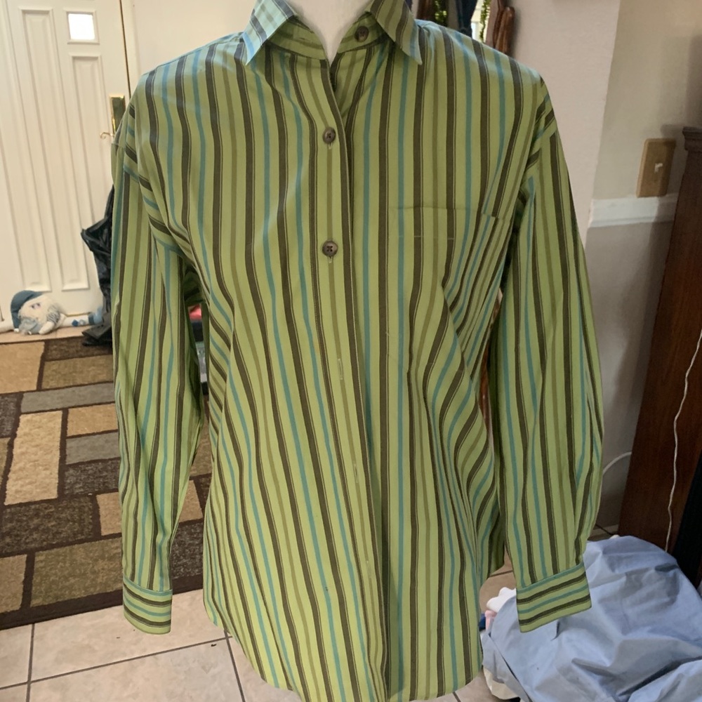 Ellen Tracy button down top